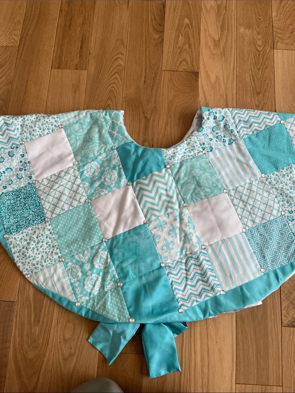 Customed made Tiffany Inspired Quilted Christmas Tree Skirt. New, never used